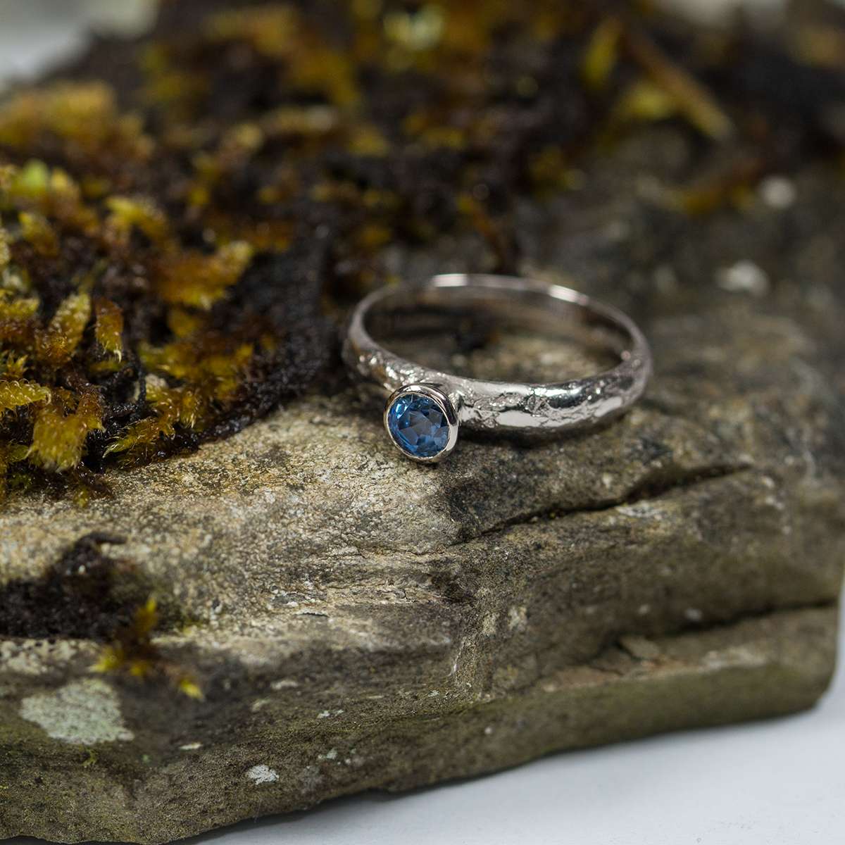 Lichen-Engagement-Ring-Inspirationlisa-Rothwell-Young
