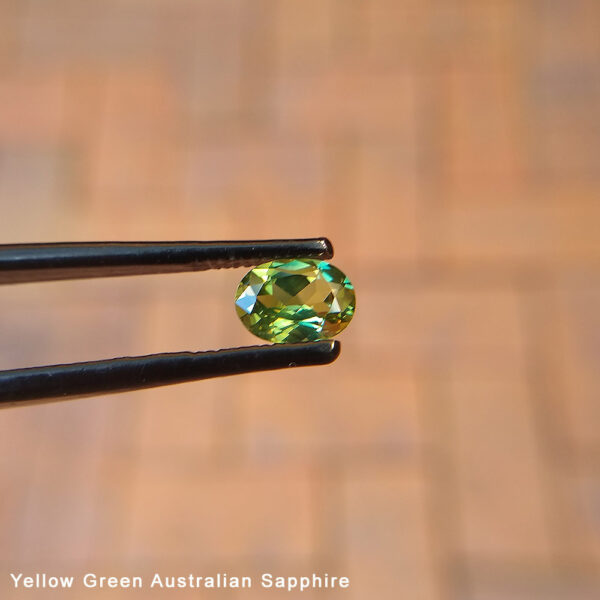 Yellow_Green_Australian_Sapphire1_Lisa_Rothwell_Young