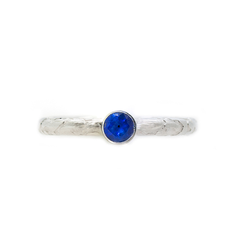 Sustainable Engagement Ring - Lichen Texture Sapphire Front View | Lisa Rothwell-Young