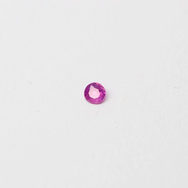 4mm Pink Sapphire Tanzania | Lisa Rothwell-Young