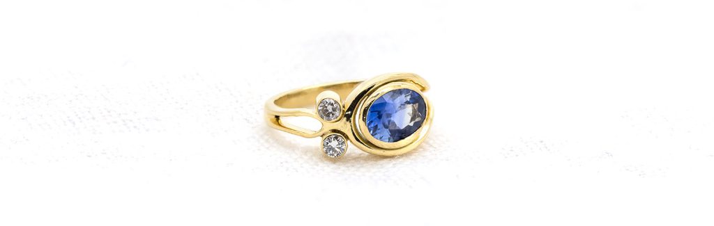 Sapphire and Diamond Ring_Bespoke Jewellery Scotland|Lisa Rothwell-Young