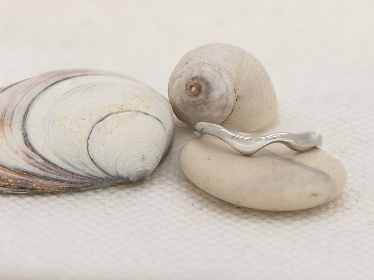 Unusual sea inspired tideline wedding ring | Lisa Rothwell-Young