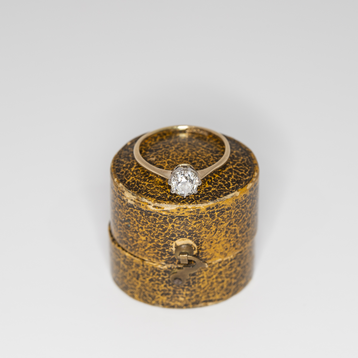 Eight claw old mine cut diamond solitaire - Front | Lisa Rothwell-Young
