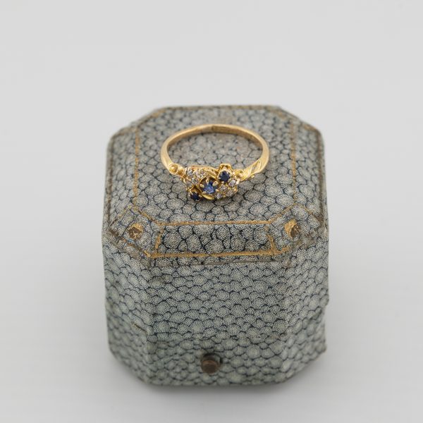 Victorian sapphire and diamond 3 stone ring front view |Lisa Rothwell-Young